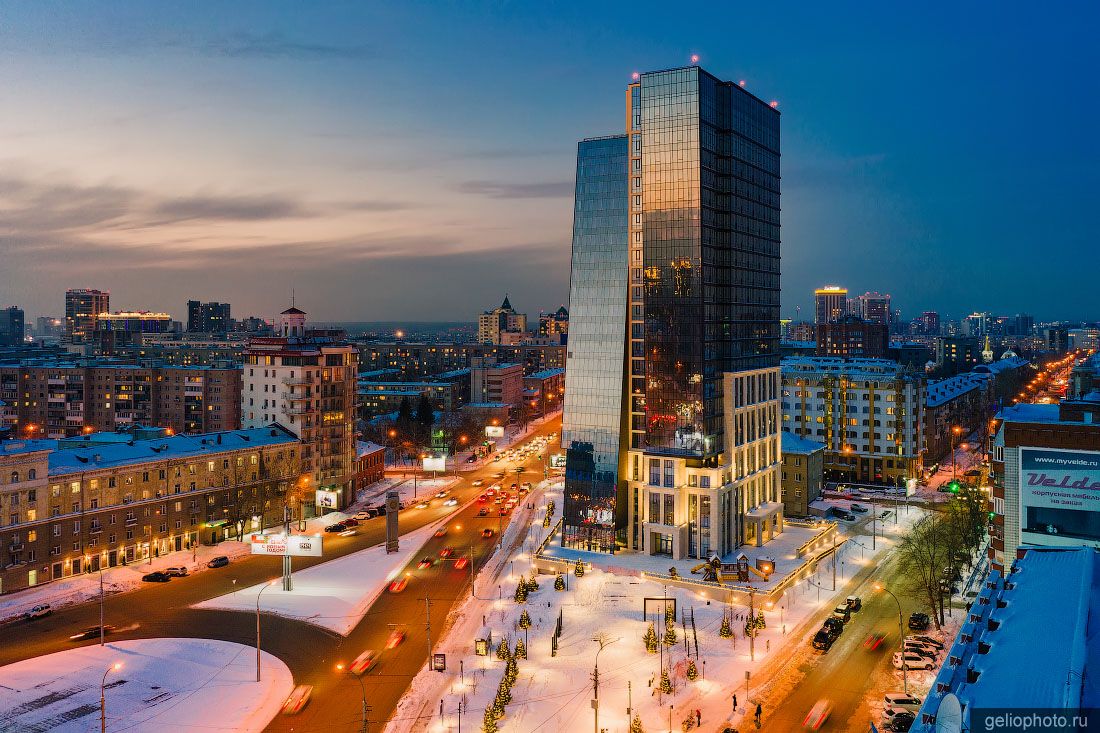 ЖК Prime House в Новосибирске вечером фото