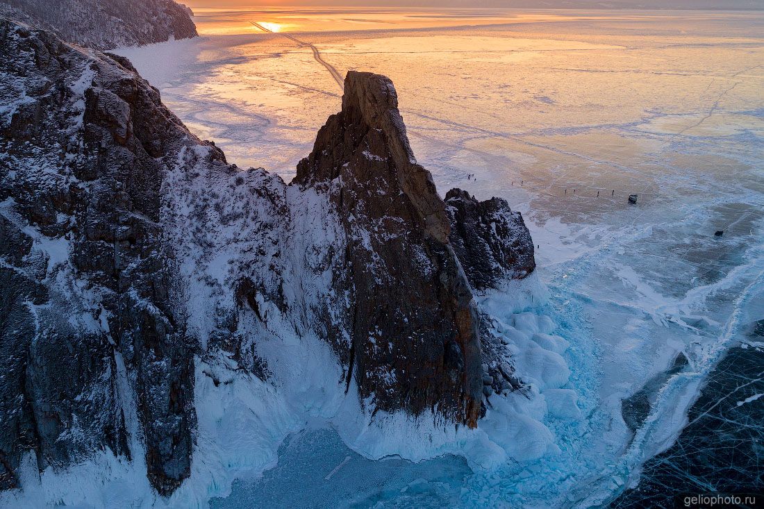 Мыс Хобой на Байкале зимой фото