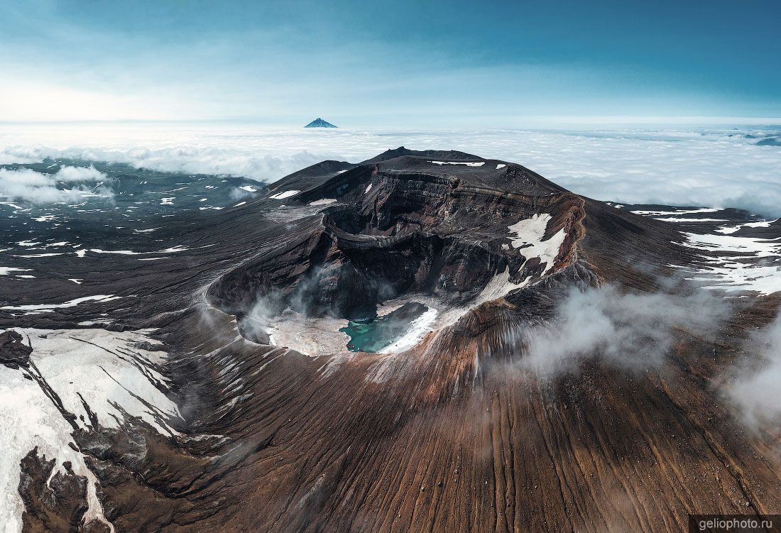 Вулкан Горелый на Камчатке с высоты фото