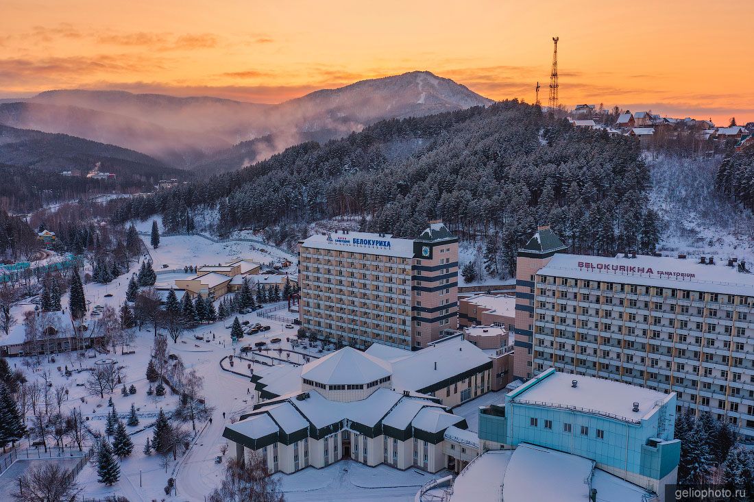 Санаторий Белокуриха на Алтае с высоты фото