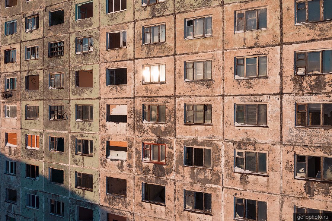 Заброшенный дом в Норильске фото
