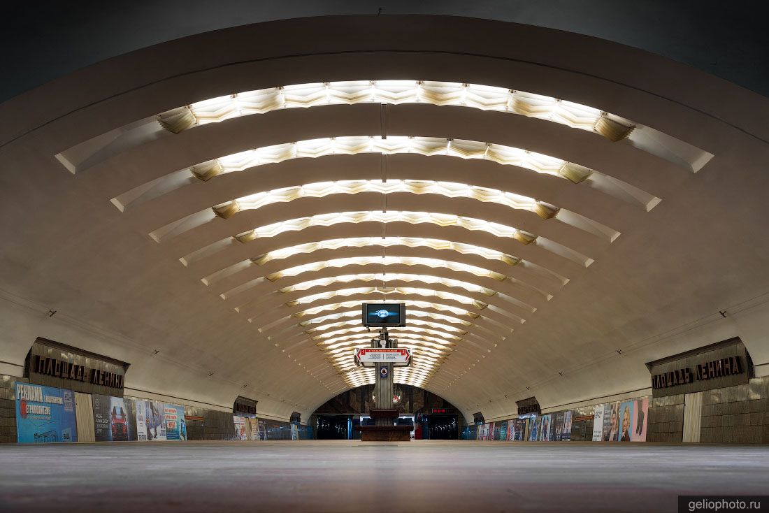 Станция метро Площадь Ленина в Новосибирске фото