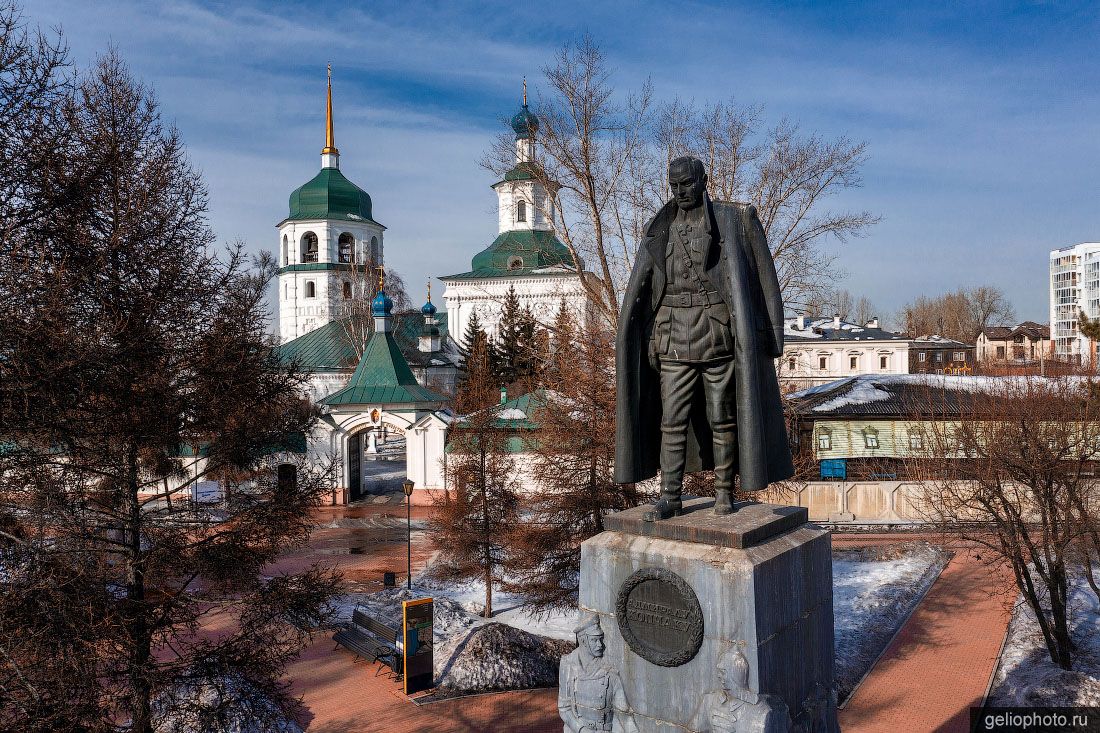Памятник Александру Колчаку в Иркутске фото