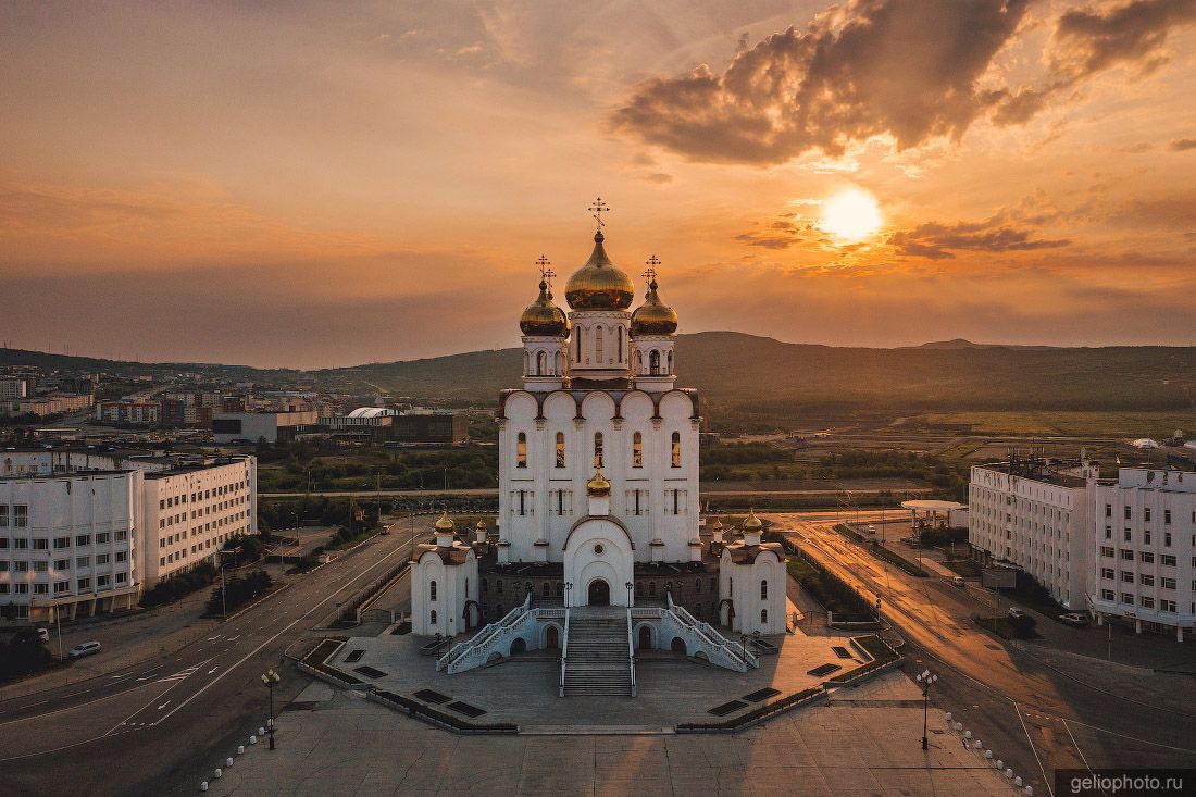 Свято-Троицкий собор в Магадане фото
