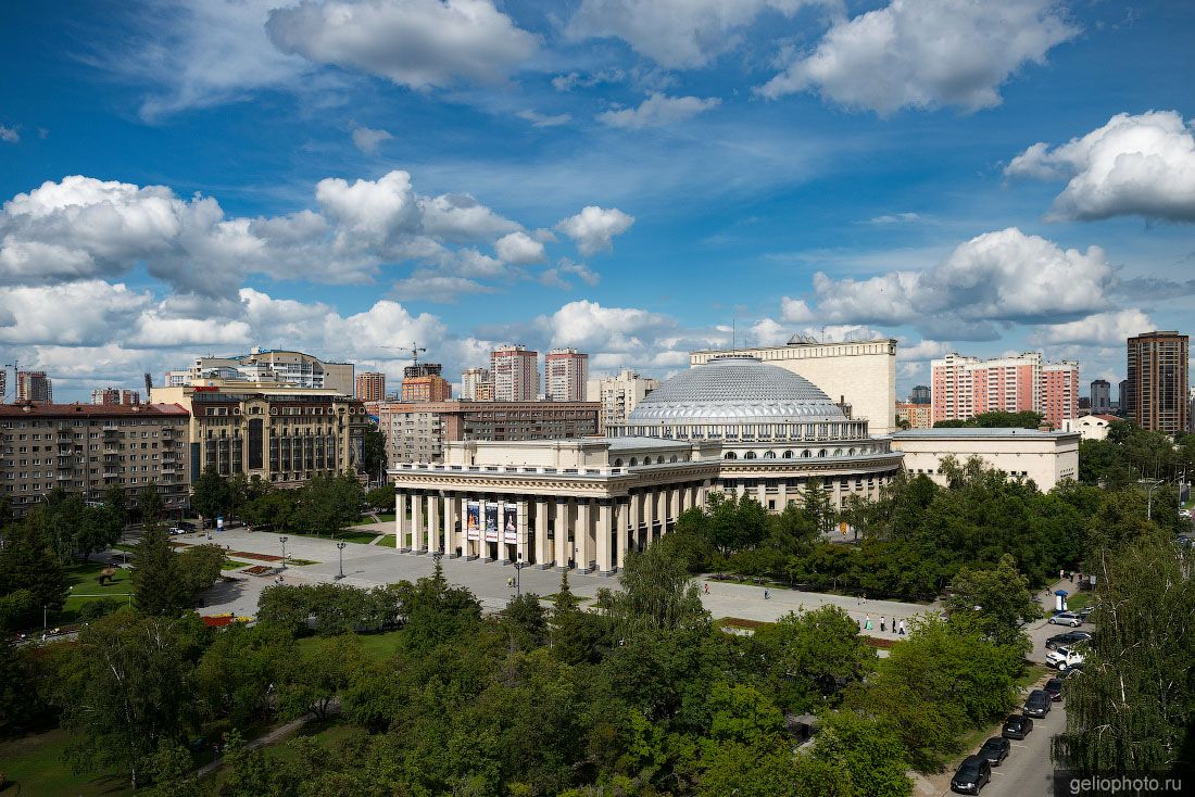 Театр оперы и балета в Новосибирске фото