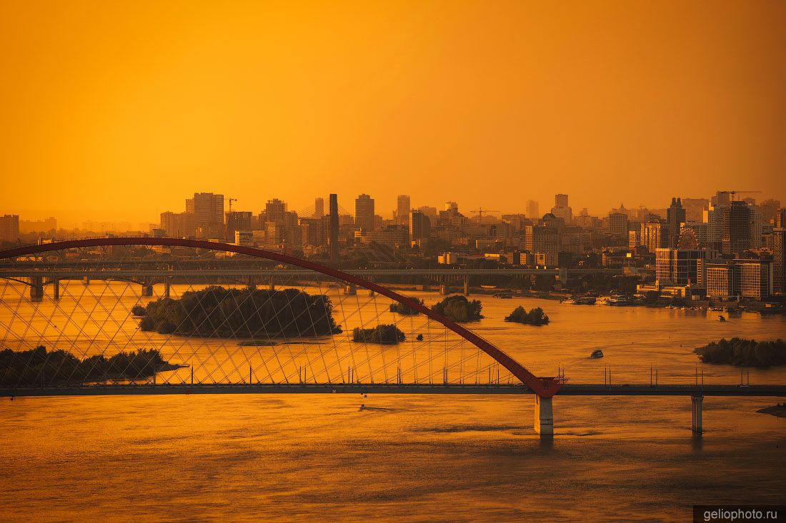 Бугринский мост в Новосибирске на закате фото