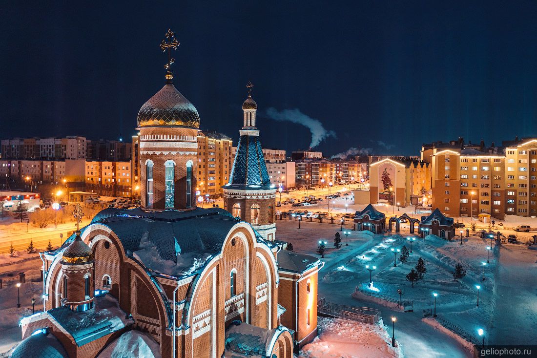 Православный Богоявленский собор в Новом Уренгое фото