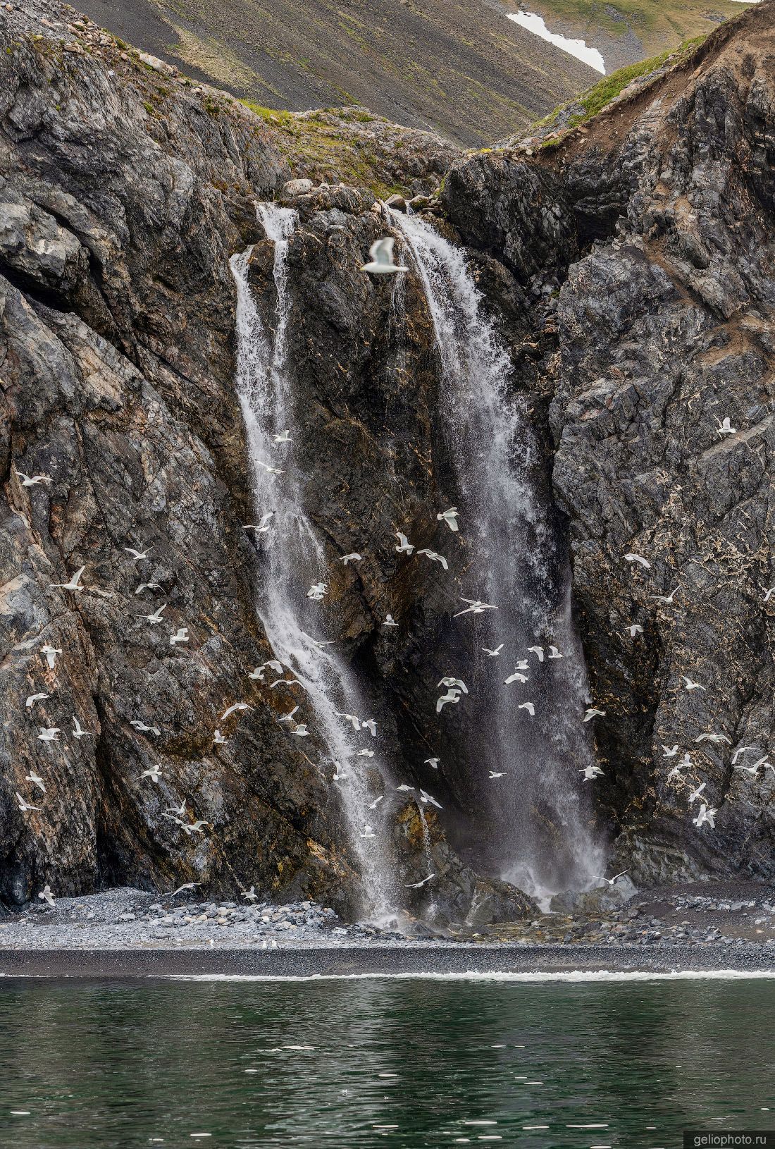 Водопад на мысе Дежнёва фото