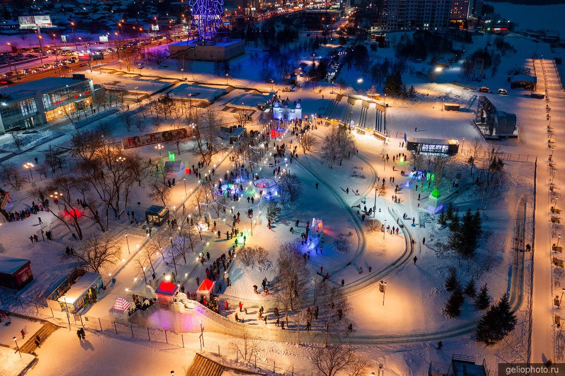 Парк Михайловская набережная в Новосибирске вечером фото