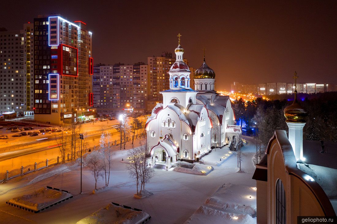 Храм Георгия Победоносца в Сургуте фото