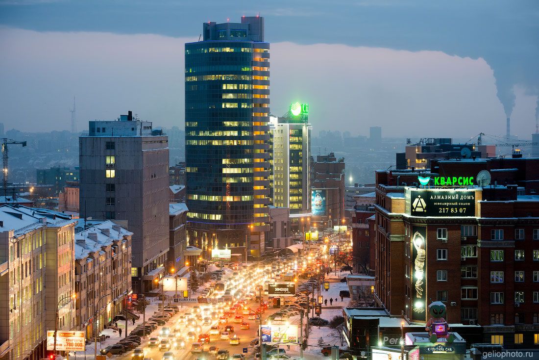 Проспект Димитрова в Новосибирске вечером фото