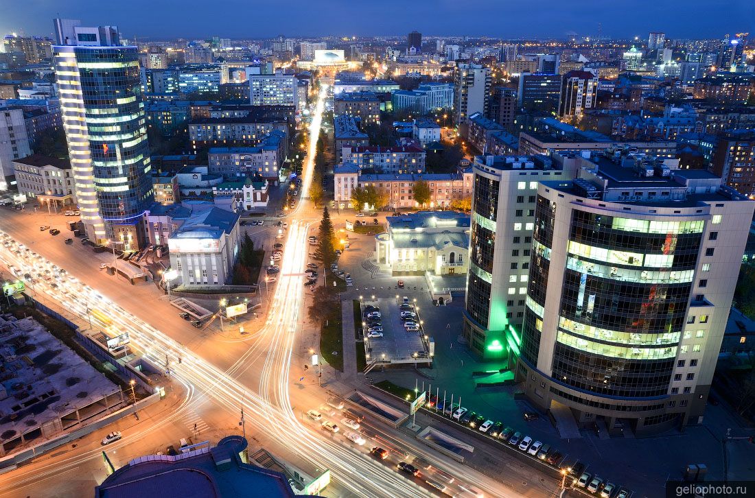 Улица Ленина в Новосибирске вечером фото