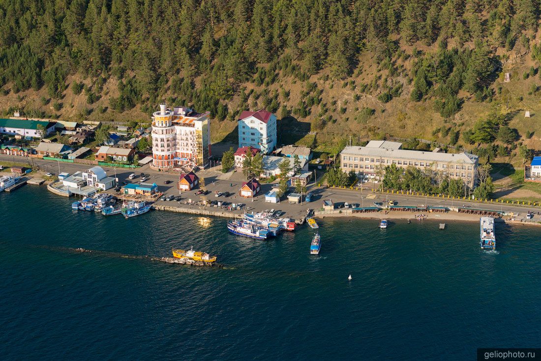 Поселок Листвянка на Байкале фото