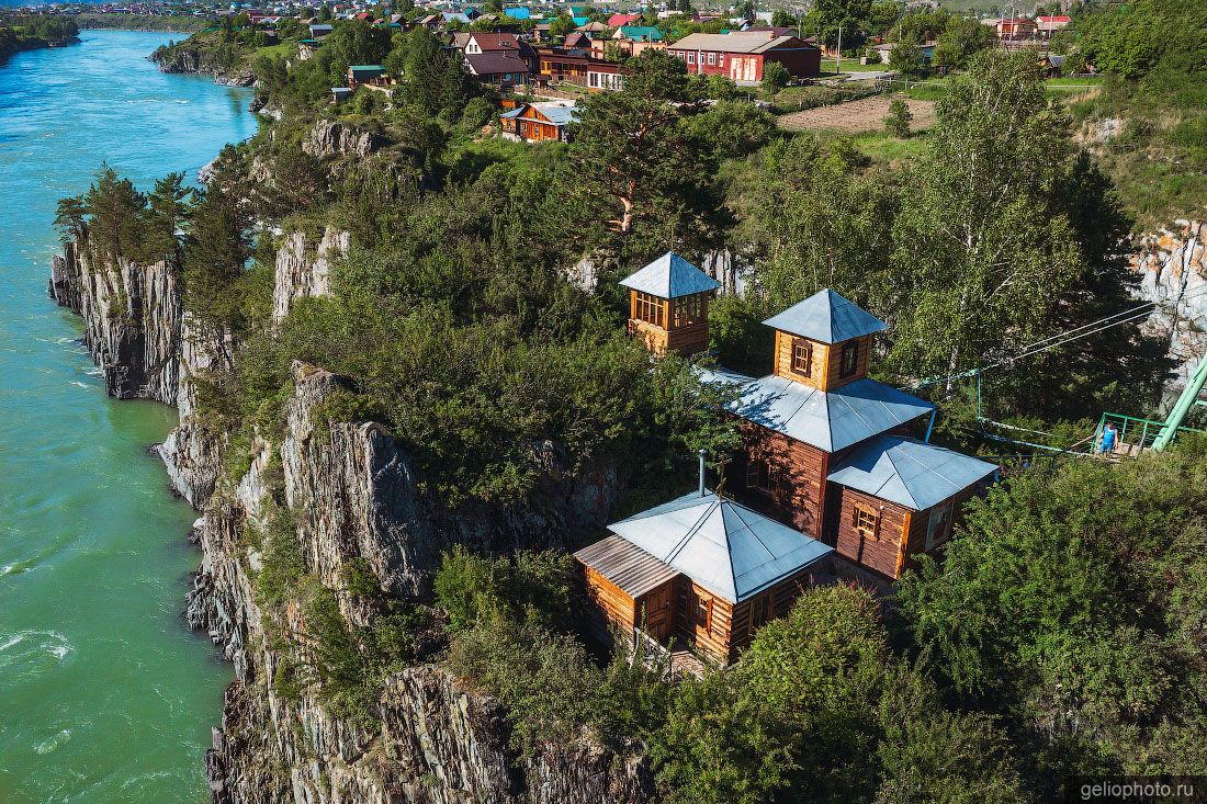 Церковь Иоанна Богослова в Чемале фото