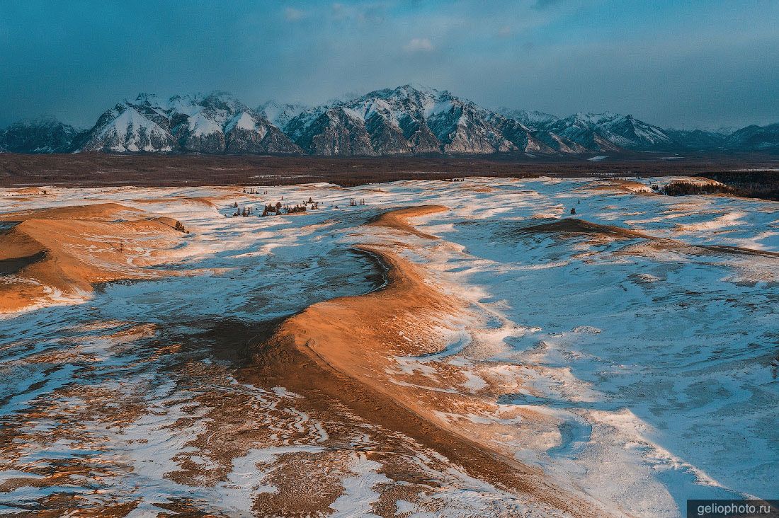 Чарские пески в национальном парке Кодар фото