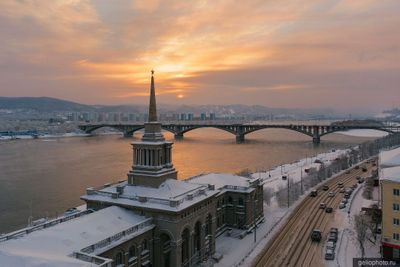 Речной вокзал в Красноярске зимой фото
