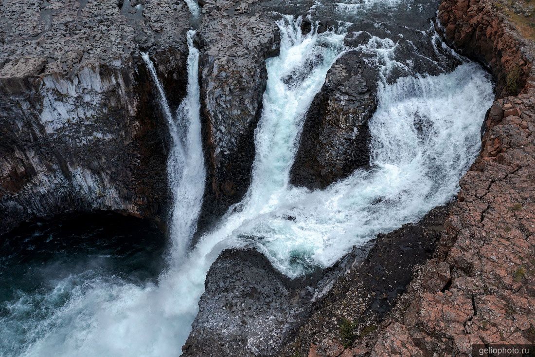 Водопад на реке Иркинде на плато Путорана фото