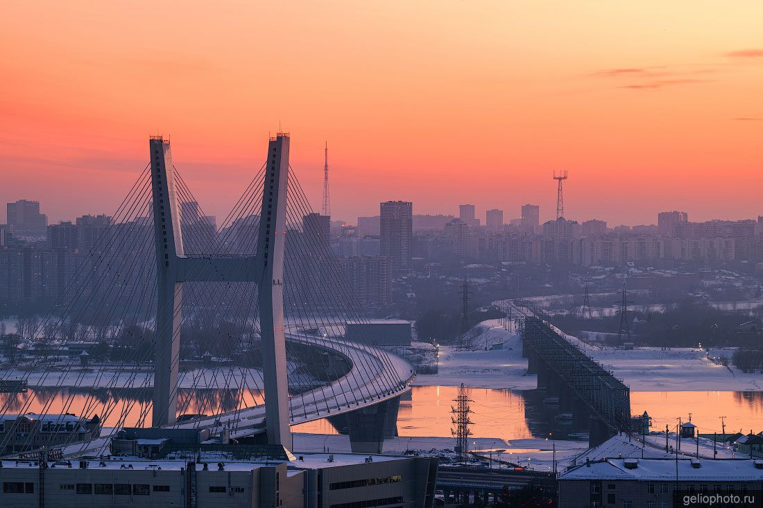 Центральный мост в Новосибирске на закате фото
