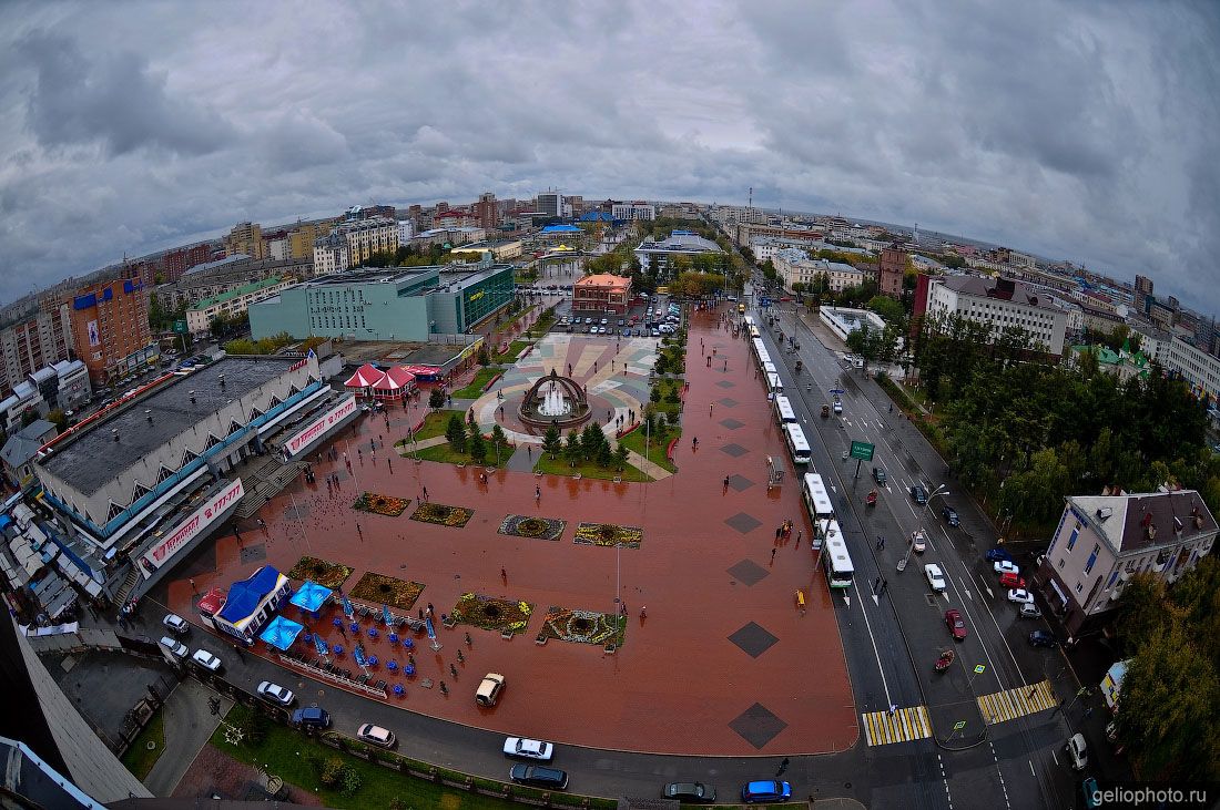 Площадь Единства и Согласия в Тюмени фото