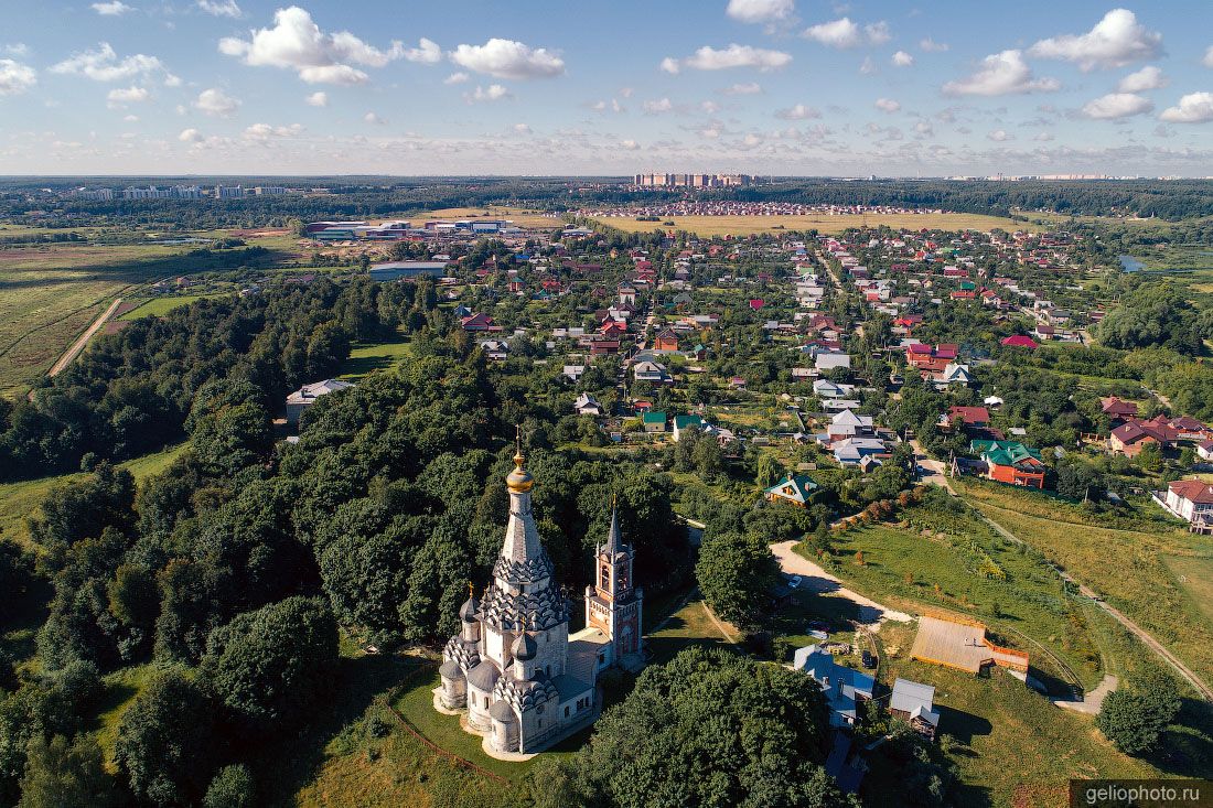 Церковь Спаса Преображения в селе Остров фото
