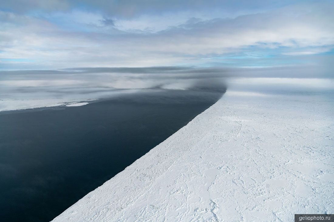 Поморский пролив в Ненецком АО зимой с высоты фото