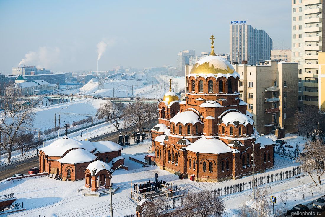 Собор Александра Невского в Новосибирске зимой фото