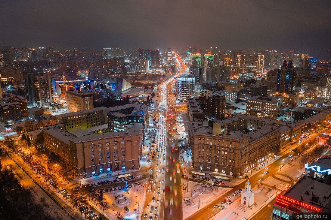 Вечерняя Октябрьская магистраль в Новосибирске фото