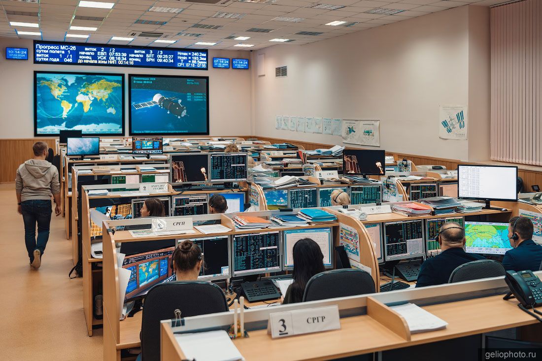 Малый зал Центра управления полётами в Королёве фото
