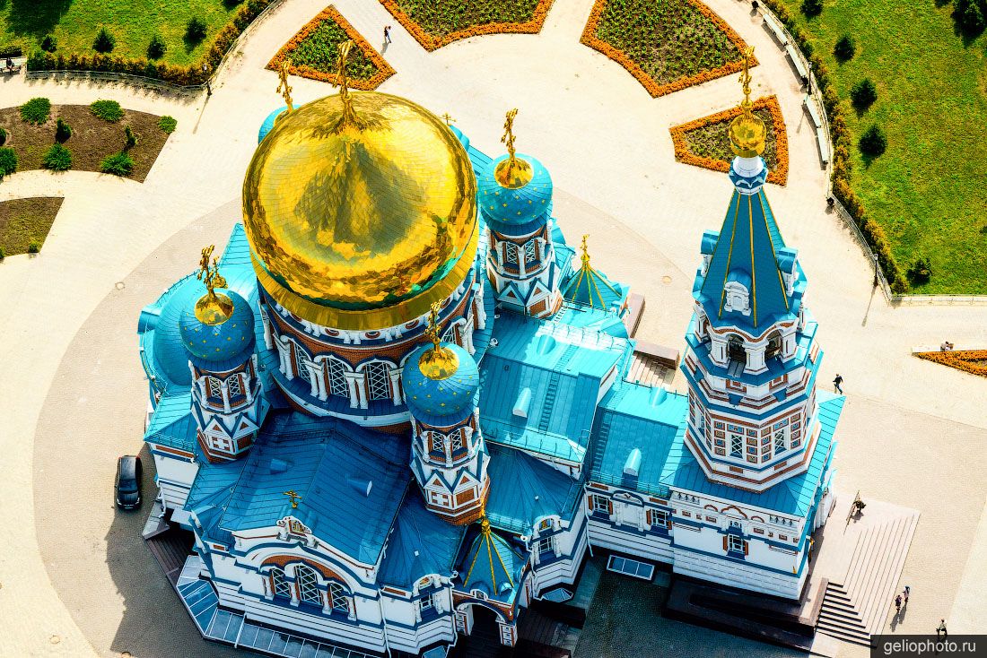 Свято-Успенский кафедральный собор в Омске с высоты фото