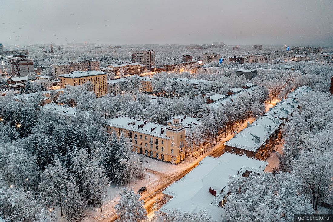 Дом под шпилем в Сыктывкаре фото