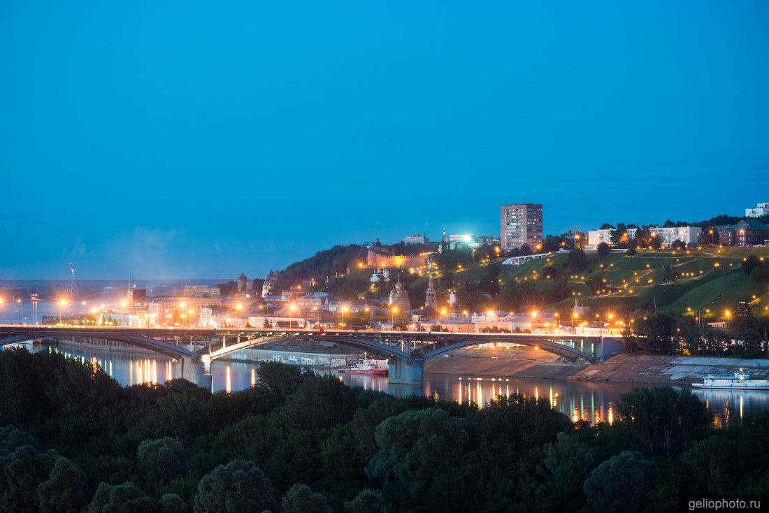 Канавинский мост в Нижнем Новгороде вечером фото