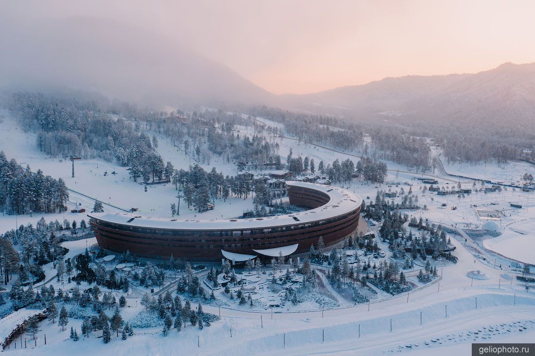 Отель Манжерок в Горном Алтае с высоты зимой фото