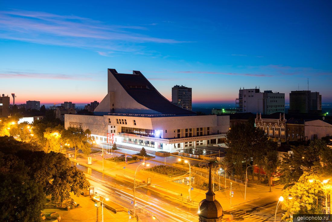 Театр Горького в Ростове-на-Дону фото