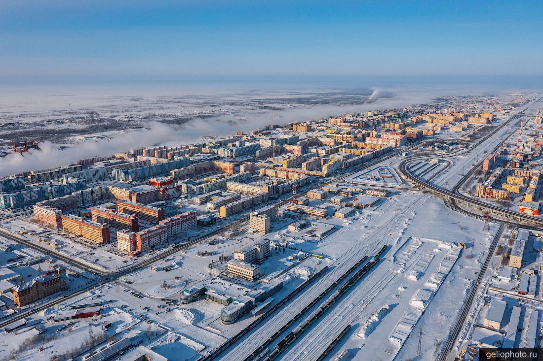 ЖД вокзал Нового Уренгоя фото