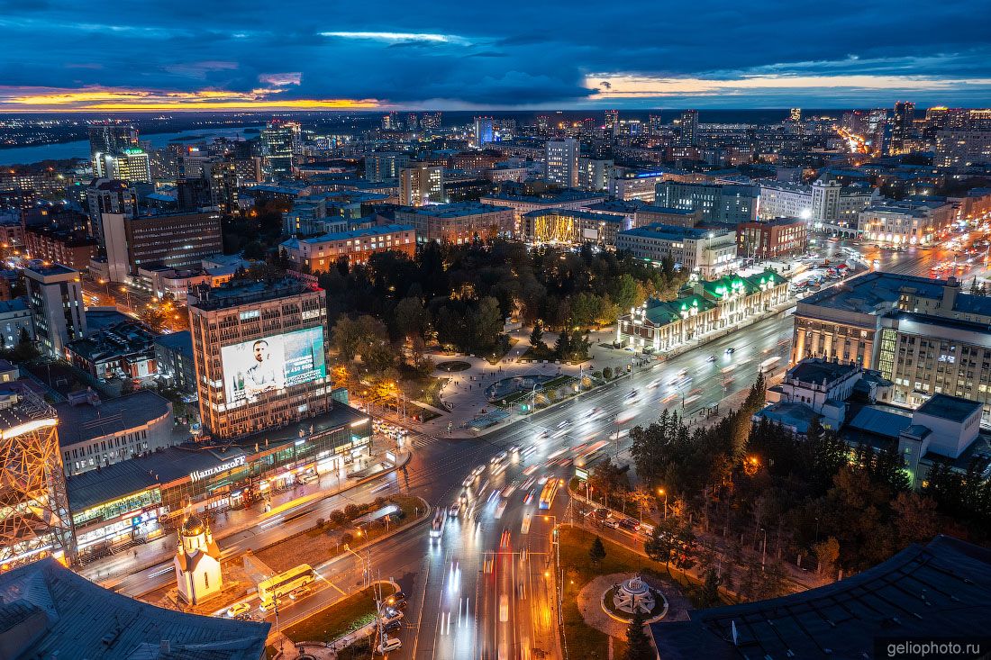 Красный проспект в Новосибирске вечером фото