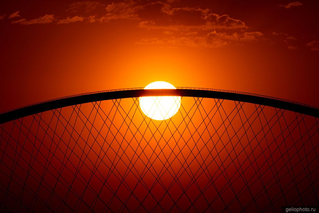 Бугринский мост в Новосибирске на закате фото