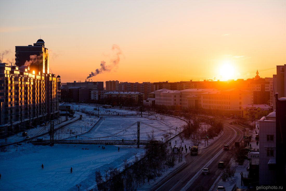 Озеро Тёплое с высоты на закате фото