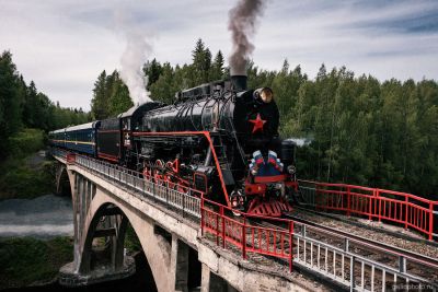 Рускеальский экспресс на мосту фото