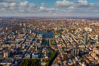 Осенний Екатеринбург с высоты фото