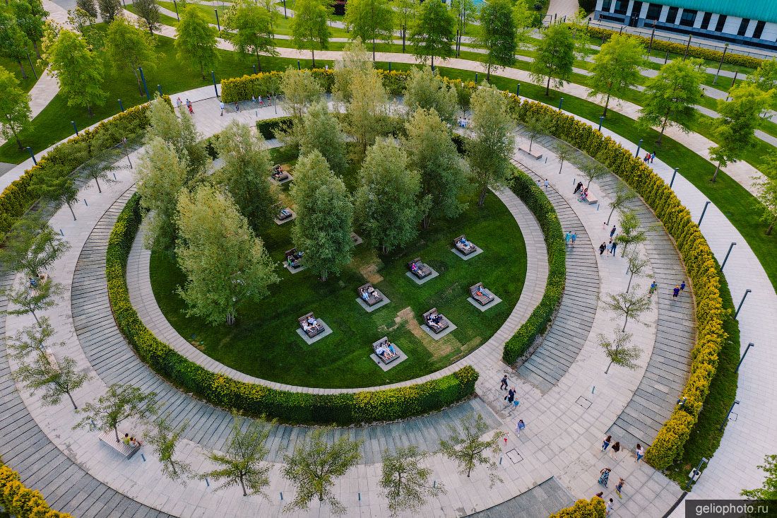 Фонтан Стремительная река в парке Галицкого фото