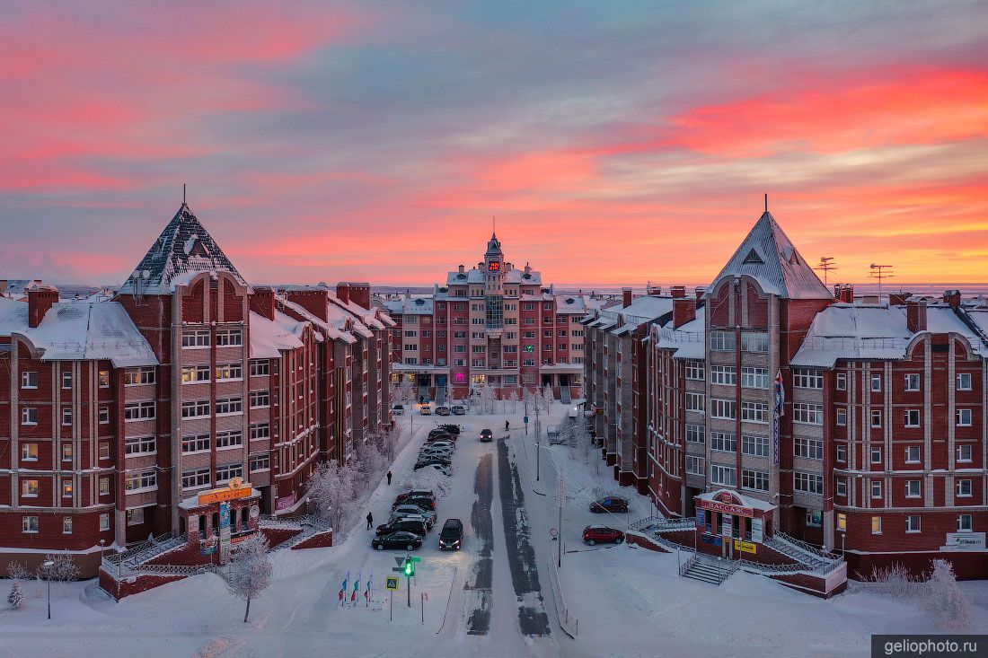 Жилые дома на улице Республики в Салехарде фото