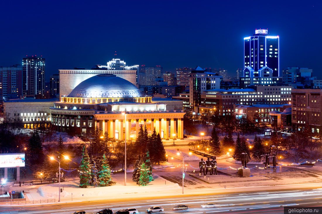 Новосибирский театр оперы и балета зимой фото
