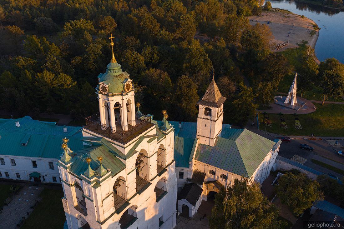 Спасо-Преображенский монастырь в Ярославле фото