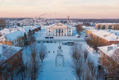 Дворец культуры Шахтеров в Берёзовском зимой фото