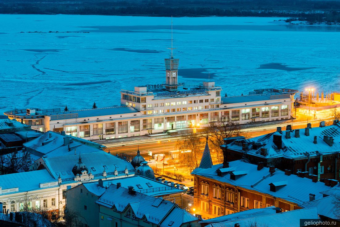 Речной вокзал в Нижнем Новгороде зимой фото