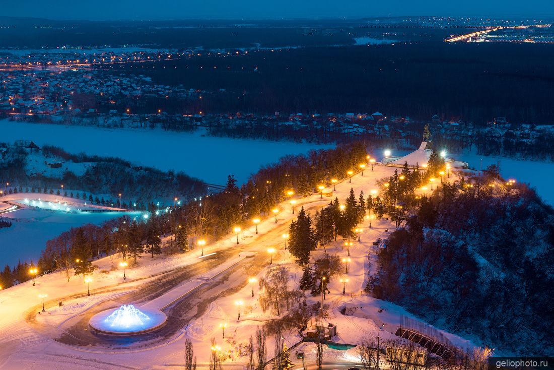 Площадь Салавата Юлаева в Уфе фото