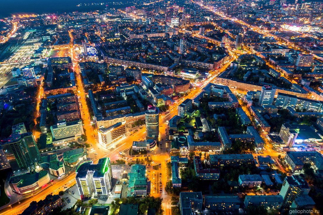 Ночной проспект Димитрова с высоты фото