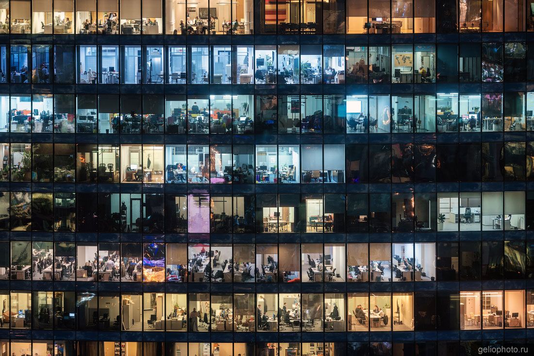 Фасад высотки Москва-Сити фото