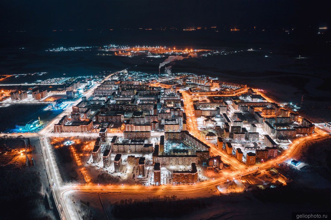 Северная часть Нового Уренгоя ночью фото