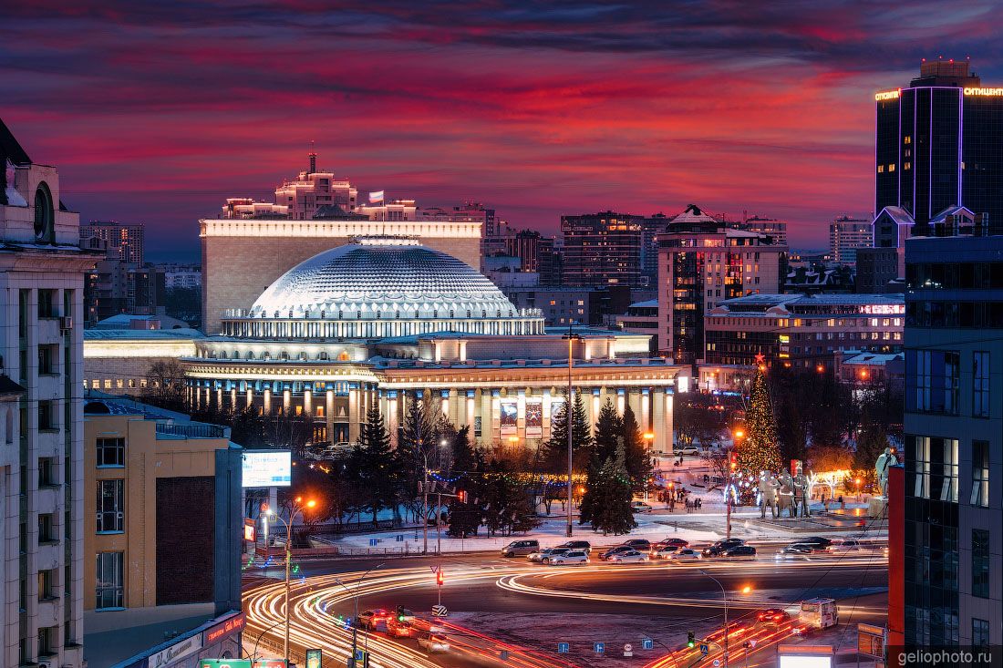 Новосибирский театр оперы и балета зимой фото